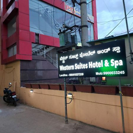 Westernsuites Hotel / Spa Bangalore Buitenkant foto